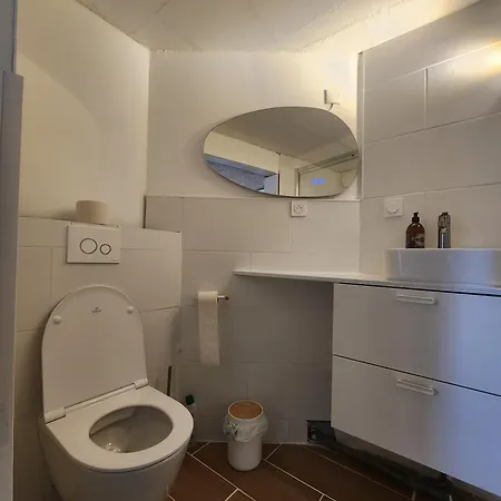 Apartmán Avec Cuisine Et Sdb Privative, Au Calme *